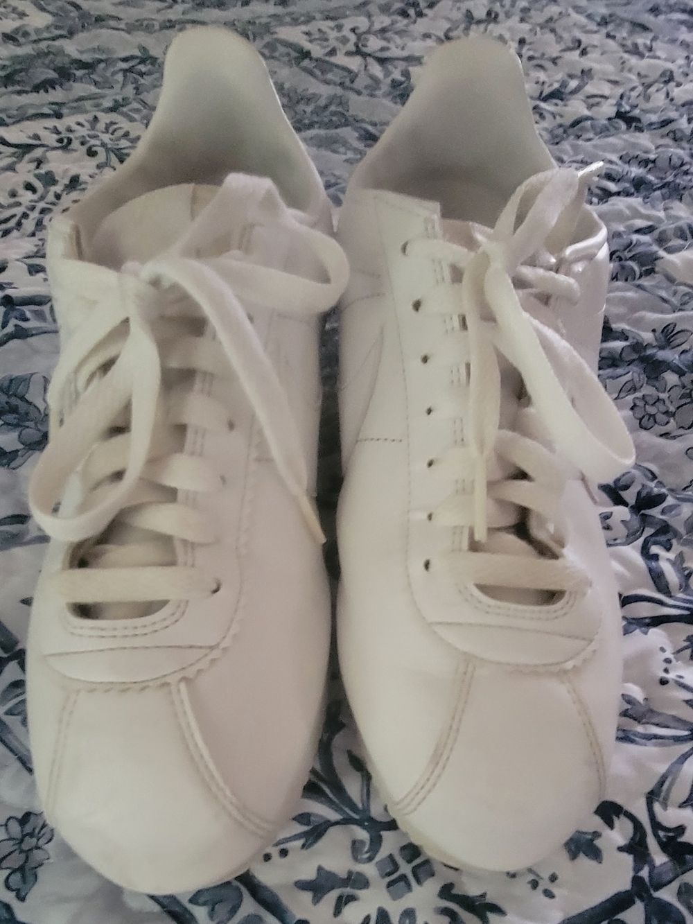 Nike Classic Cortez Leather “Triple White” – Women’s Size 10Elevate your everyda